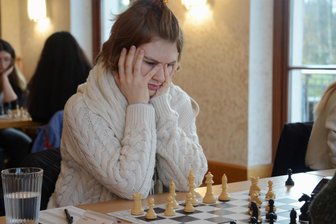 1. Schach-Bundesliga: Sieg und Niederlage für die Rodewischer Schachmiezen - Fiona Sieber glänzte am Wochenende mit zwei Siegen für die Schachmiezen.