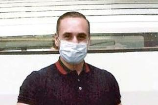 10.000 Euro Belohnung für Ex-Partner von Lina E.: Polizei jagt mutmaßlichen Kopf der Leipziger Hammerbande - Johann Guntermann ist etwa 1,71 Meter groß und hat eine kräftige sportliche Figur.
