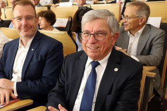 10 Jahre Amtszeit - 10 Fakten zur Amtszeit von Rektor Barbknecht an der Bergakademie Freiberg - Festveranstaltung 15 Jahre „Terra Mineralia" in Freiberg: TU-Rektor Klaus-Dieter Barbknecht mit dem damaligen OB und inzwischen Landrat Sven Krüger (l.).
