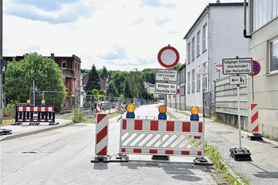 Die Baustelle Heinsdorfer Straße wird sich drei Monate länger und damit bis Ende September 2024 hinziehen.