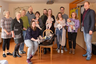 Fünf Familien sind der Einladung der Stadt gefolgt und zur Babybegrüßung in Oberwiesenthal gekommen.
