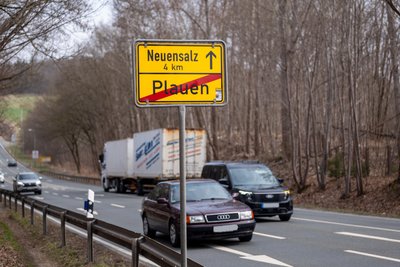 Die Tempobeschränkung gilt zwischen Ortseingang und Abfahrt nach Voigtsgrün.