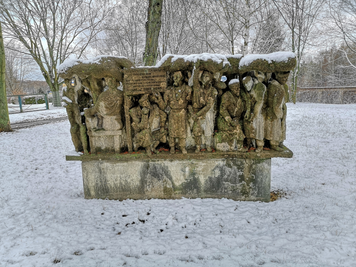 Teppichweber von Kujan-Bulak von Frank Diettrich (1973) in Aue