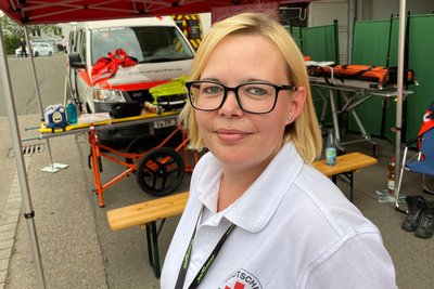 DRK-Helferin Sandy Runge ist mit dem DRK-Team aus Mylau am Sachsenring.