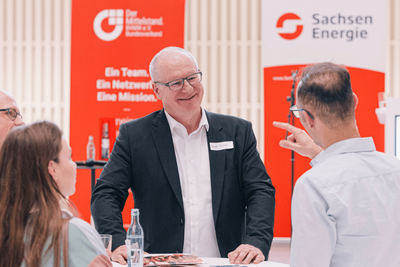 André Richter, Abteilungsleiter Materialwirtschaft und Geschäftsführer der SachsenEnergieBau, bei einer Informationsveranstaltung für Unternehmen. 