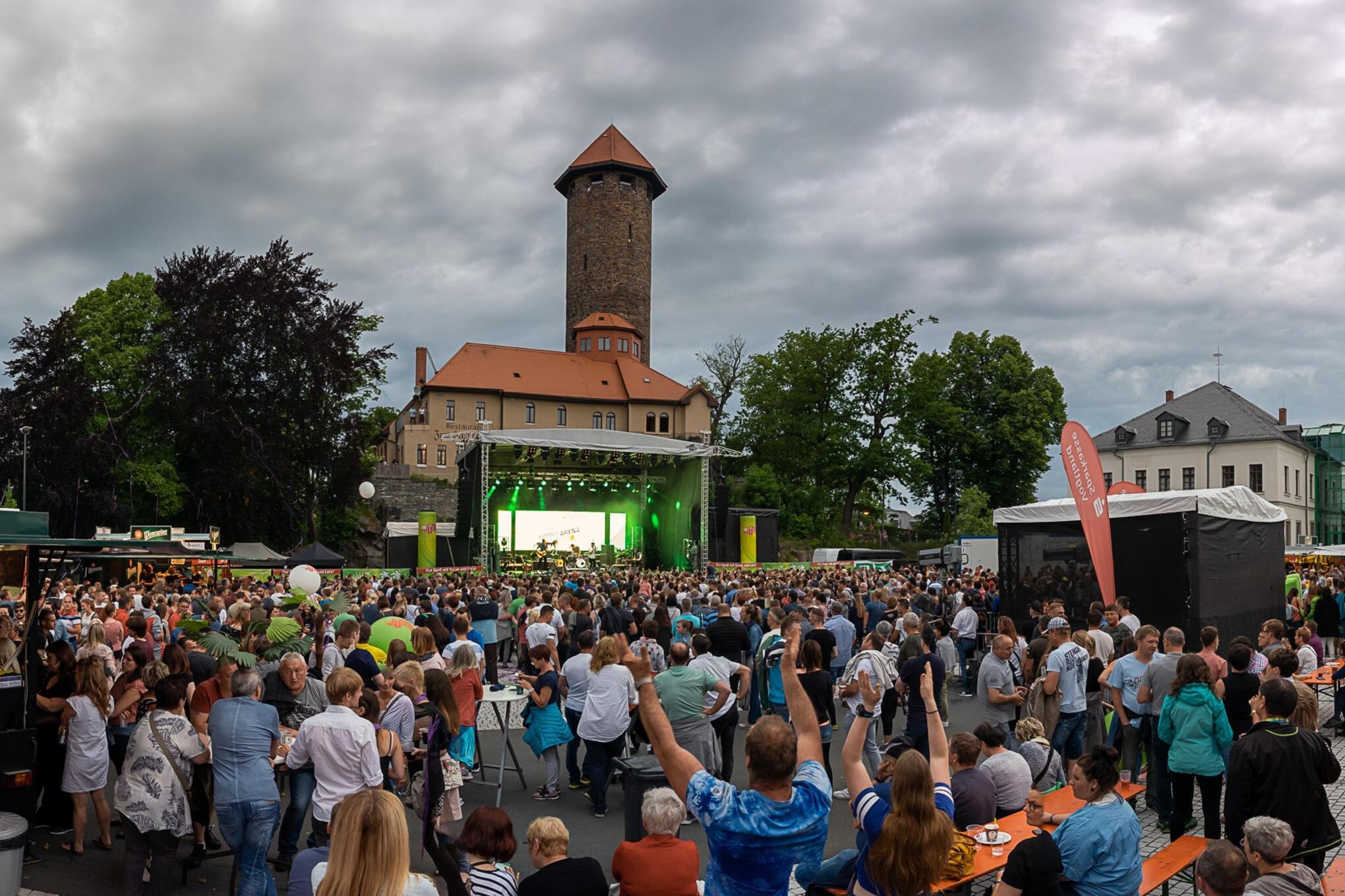 Kommt das MDR-Jump-Osterfeuer nach Auerbach? Stadt und Sender nennen neue ...