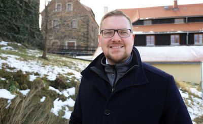 Steve Ittershagen, Geschäftsführer des Welterbevereins, auf der Bergbauanlage Abrahamschacht in Freiberg.