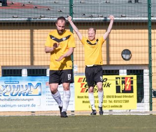 Im Finale: BSC-Abwehrchef Maik Uhlig jubelt über den 2:1-Sieg der Freiberger im Halbfinale des Kreispokals gegen den TSV Großwaltersdorf/Eppendorf.