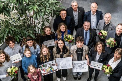 Die Gewinner des Jugendpreises mit dem Vorstand des Welterbevereins.