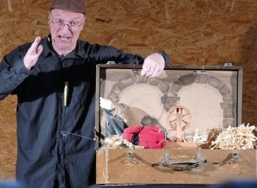 Frank Hirrich vom Figurentheater Ernst Heiter würde gern im März gern an Schulen im mittleren Erzgebirge auftreten. 