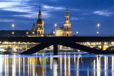 Über die Zukunft der teils eingestürzten Carolabrücke in Dresden soll es am Mittwochabend verlässliche Informationen geben.