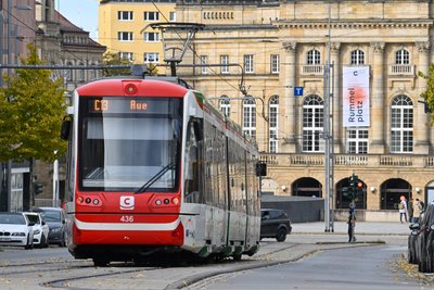 Eine auch bei Pendler oft genutzte Variante ist die City-Bahn, die beispielsweise nach Aue, Burgstädt, Hainichen, Thalheim und Stollberg fährt.