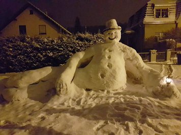 Mit diesem Foto ist Thomas Olbricht aus Frankenberg dem Aufruf der Lokalredaktion Mittweida gefolgt, die Motive von originellen und lustigen Schneeskulpturen sucht.