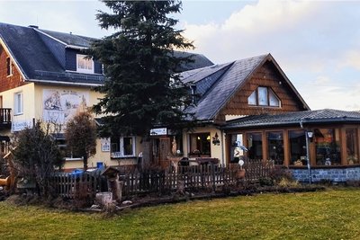 Die Gaststätte "Am Flugzeug" von Birgit und Dietmar Hetze im Neuhausener Ortsteil Cämmerswalde. 