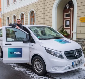 Am Samstag kann erstmals das Erzmobil per App gerufen werden. Martin Benedict ist der Projektleiter von Smart City Zwönitz. 