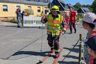 Die Wehren zeigten, dass auch im Sommer Skilaufen möglich ist.