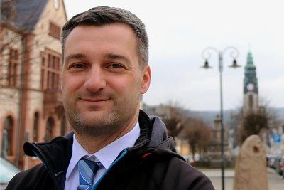 Rico Schmidt ist zehn Jahre Bürgermeister von Adorf. 