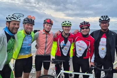 Das Plauener Sextett am Ziel: von links Steffen Rothe, Jens Ritter, Vincent Ritter, Andreas Kohl, Andreas Fischer und Ronny Heine.