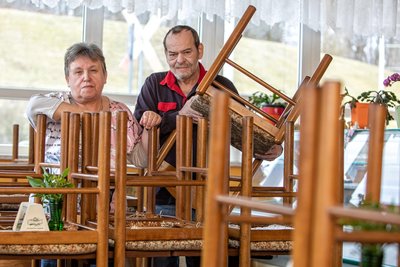 Ob sie glücklich oder traurig sind, wenn sie nun in den Ruhestand gehen? Das können die Gaststättenbetreiber Karola und Ralf Förster noch gar nicht so richtig sagen. Am Freitag gibt es noch eine Abschlussfeier für Stammgäste.