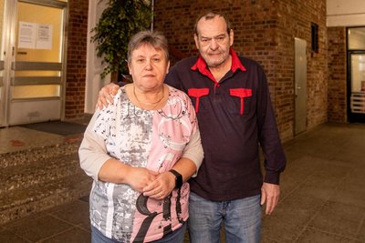 Auf Treffen mit ihren Freunden wollen Karola und Ralf Förster künftig nicht verzichten. Schließlich haben sie eine Stammtischrunde und spielen Karten - am liebsten Schnauzer.