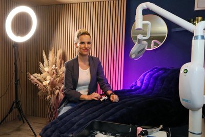 Denise Golesh hat sich mit einem Studio in ihrem Haus an der Gartenstraße selbstständig gemacht.