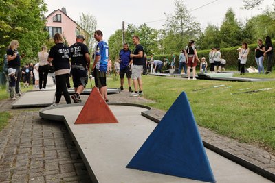 Mit einer kleinen Stadtmeisterschaft, bei der 14 Team antraten, wurde die Anlage wiedereröffnet.