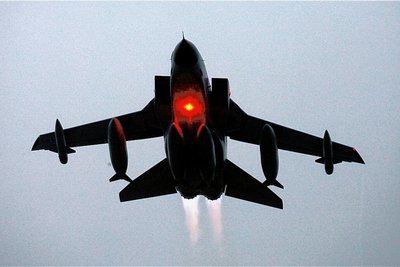 Kampfflugzeuge des Typs Tornado, wie hier im Symbolfoto zu sehen, haben am Freitag die Stadt Aue überflogen.