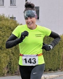Susan Weigert vom VfB Lengenfeld war schnellste Frau über die 20,7-Distanz.