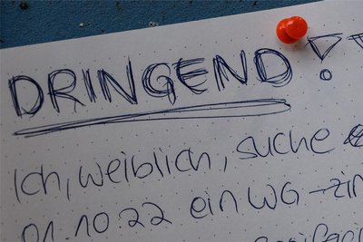 WG-Zimmer gesucht: Im bunsweitem Durchschnitt zahlt man 489 Euro für ein WG-Zimmer. Sachsen liegt weit darunter.