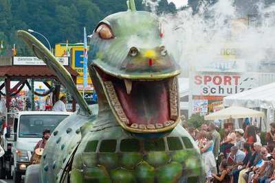Das Schwarzenberger Wappentier hat schon viele große Auftritte gemeistert, wie hier beim Festumzug zum Tag der Sachsen in Schwarzenberg 2013.
