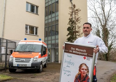 Für Impfwillige gibt es nun im früheren Krankenhaus in Rochlitz eine dauerhafte Anlaufstelle. Der Eingang befindet sich etwas versteckt an der hinteren Giebelseite - vom Haupteingang aus gesehen links. 