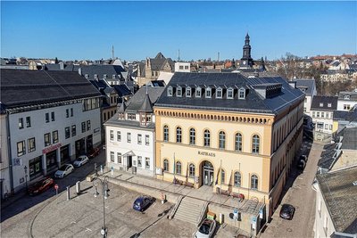 Wer regiert künftig im Reichenbacher Rathaus? Am 5. März entscheiden die Einwohner über das Stadtoberhaupt für die nächsten sieben Jahre. 