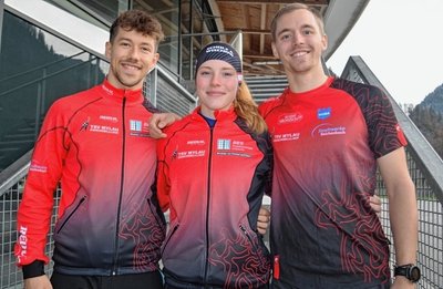 Michael Roth (von links), Lea Sophie Scholz und Niklas Kurzmann vertreten den TSV Vorwärts Mylau bei den Weltcups in Calgary. 