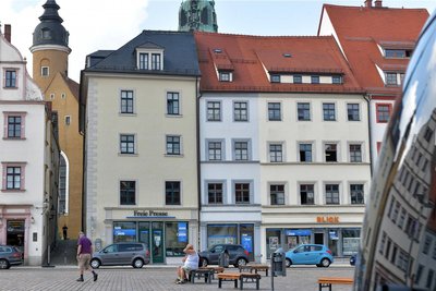 Das Freiberger Pressehaus - drei Gebäude sind verbunden - von der Obermarktseite aus.