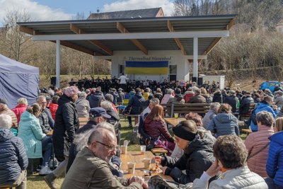 Bei dem Benefizkonzert im Kurpark von Thermalbad Wiesenbad sind rund 2400 Euro zusammen gekommen.