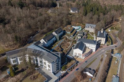 Die Reha-Klinik „Miriquidi“ spielt für die Gemeinde Thermalbad Wiesenbad eine entscheidende Rolle.
