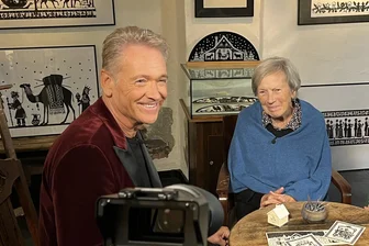 100-jährige Künstlerin aus Schwarzenberg zu Gast bei „Wir sind Weihnachten“ am 1. Feiertag im MDR - Olaf Berger zu Besuch bei Gudrun Beier in Schwarzenberg. Gedreht wurde die Sendung Anfang November.