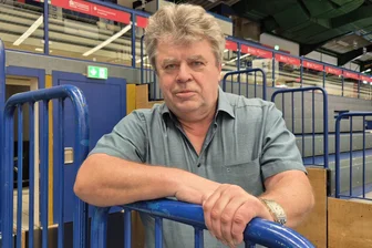 100 Jahre Handball in Aue: Rüdiger Jurke und die Sache mit dem Zitronenwasser - Rüdiger Jurke lenkt den EHV Aue seit vielen Jahren. Für diese Aufgabe hat er sein ganz eigenes Rezept entwickelt.