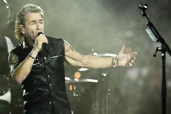 100 Läufer bei Spendenlauf in Mittweida - und Peter Maffay drückt die Daumen - Peter Maffay - hier bei seiner Deutschlandtournee 2020 in Kiel - ist Schirmherr des Spendenlaufs in Mittweida.