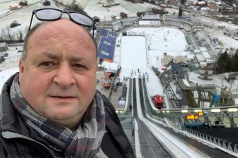 100 Schanzen in 15 Jahren - Firma Riedel vor neuem Großprojekt - Peter Riedel auf dem Turm der Olympiaschanze in Garmisch-Partenkirchen. 2007 wurde hier eine Anlaufspur der Firma Riedel montiert. 