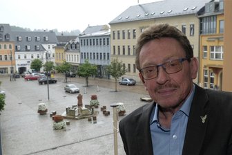 100 Tage im Amt: Reichenbacher OB startet ohne Schonfrist - Am Mittwoch ist Henry Ruß, die zwei Wochen Urlaub abgerechnet, seit 100 Tagen als neuer Oberbürgermeister von Reichenbach im Amt. Die erste Zwischenbilanz fällt durchaus optimistisch aus.