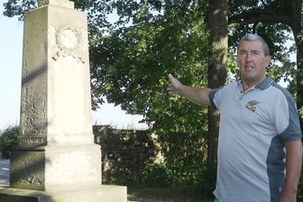 101-jähriges Ehrenmal soll restauriert werden - Gunter Gerlach hat mit seinem Engagement dafür gesorgt, dass das marode Ehrenmal restauriert wird. 