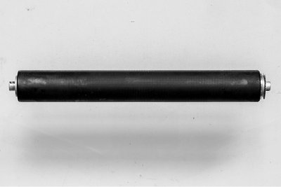 Gehörte mal zu einer Schreibmaschine: "platen" aus der Serie "Disassembling a Typewriter" von Andrzej Steinbach aus diesem Jahr. 