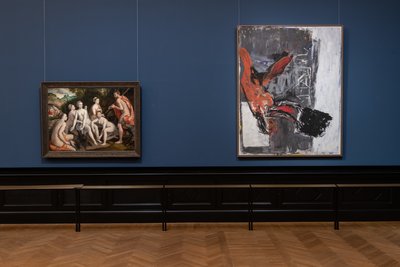 Den Ausstellungsbesucher verfolgt das Zwiegespräch zwischen Vergangenheit und Moderne, zwischen Alten Meistern und Werken von Baselitz, auf Schritt und Tritt.