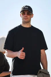 Daumen hoch am Strand: Wird dieses Zeichen von Manuel Neuer in Chicago auch für die WM-Generalprobe gegen die USA gelten? 