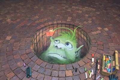 Wer versteckt sich denn da? Die ganz spezielle Straßenkunst von David Zinn aus den USA.