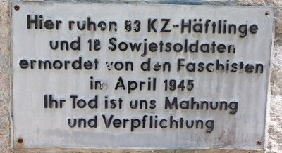 Inschrift auf Mahnmal