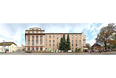 Der Fotograf Jörg Dietrich aus Leipzig hat sich mit seinem Unternehmen Panorama-Streetline auch auf alte Industriebauten spezialisiert. Die Buntpapierfabrik hat er vor ein paar Jahren abgelichtet.