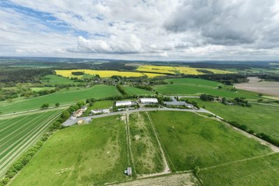 Der Unternehmensstandort von Vapic befindet sich zwischen Oelsnitz und Tirpersdorf.