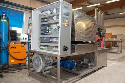Diese Teilereinigungsanlage wurde bei Vapic in Zaulsdorf hergestellt.